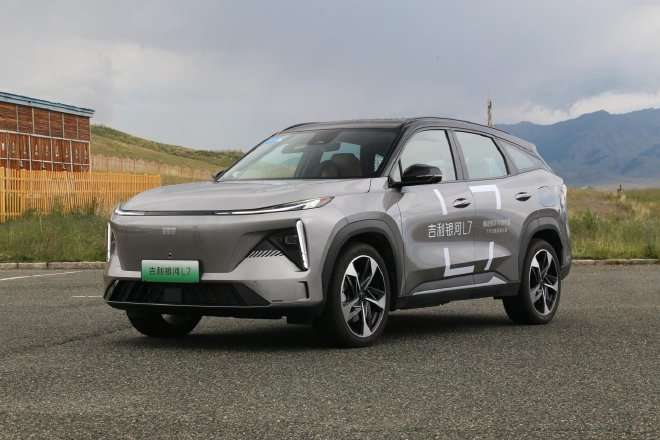 Geely Galaxy L7