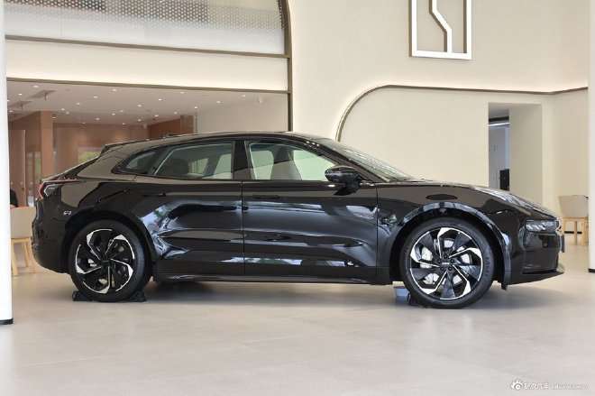 More choices for intelligent 300,000 new energy vehicles