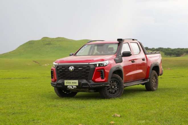 Sporty off-road pickup truck Test drive Changan Pioneer Exploration Edition