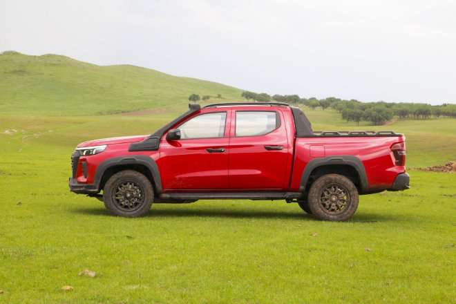 Sporty off-road pickup truck Test drive Changan Pioneer Exploration Edition