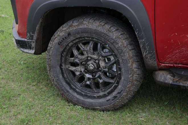 Sporty off-road pickup truck Test drive Changan Pioneer Exploration Edition
