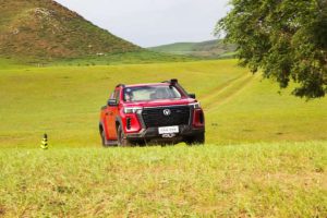 Sporty off-road pickup truck Test drive Changan Pioneer Exploration Edition