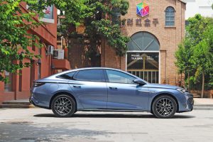 Hybrid medium-sized market and then zoom in on static experience BYD Seal DM-i