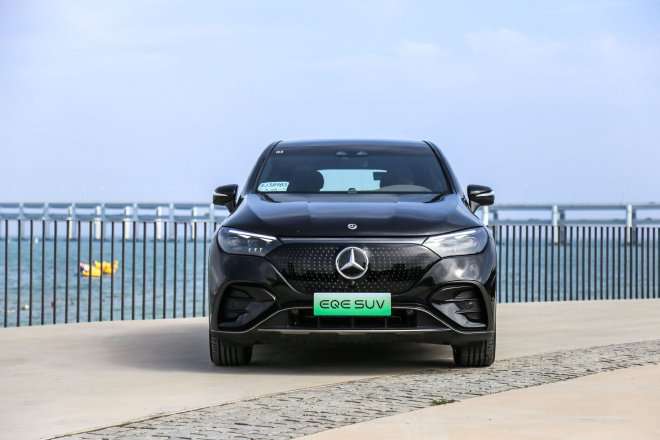 Electrified luxury test drive Mercedes EQE SUV