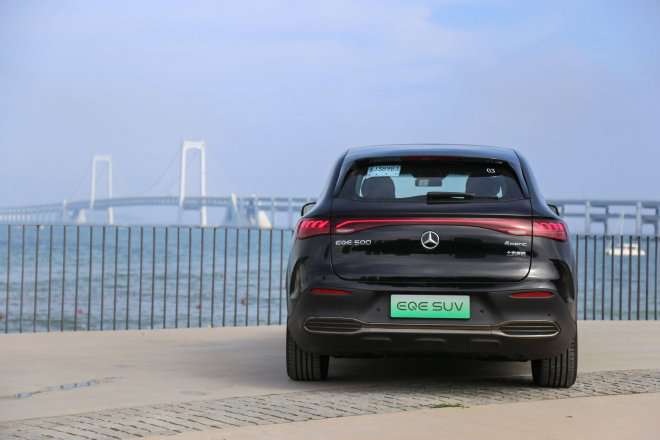 Electrified luxury test drive Mercedes EQE SUV