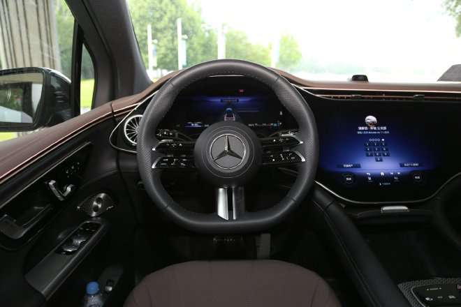 Electrified luxury test drive Mercedes EQE SUV