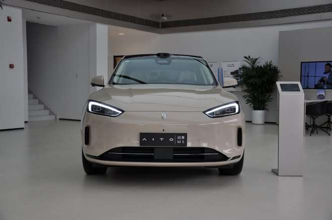 AITO Wenjie M5
