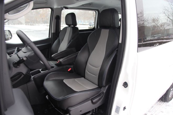 A new choice for transportation and travel: test drive Ruifeng M3 PLUS HEV