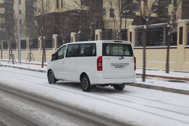 A new choice for transportation and travel: test drive Ruifeng M3 PLUS HEV