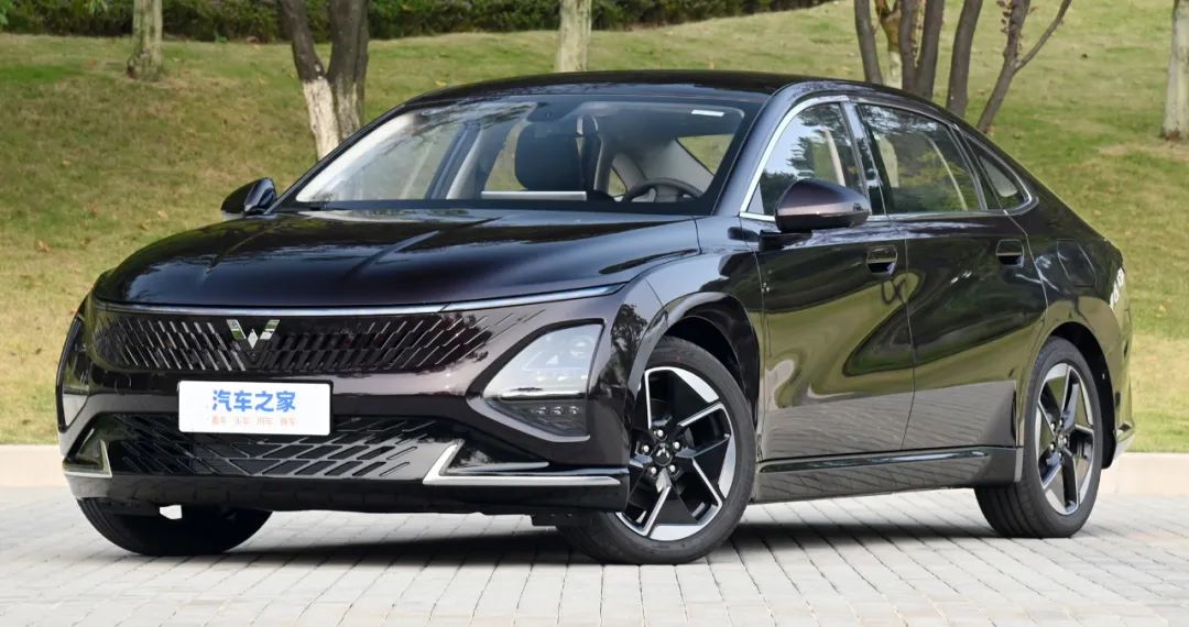 Only 88,800! Plug-in hybrid mid-size car! Less than 4 oil per 100 kilometers! Hot sale booking? !