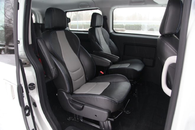 A new choice for transportation and travel: test drive Ruifeng M3 PLUS HEV