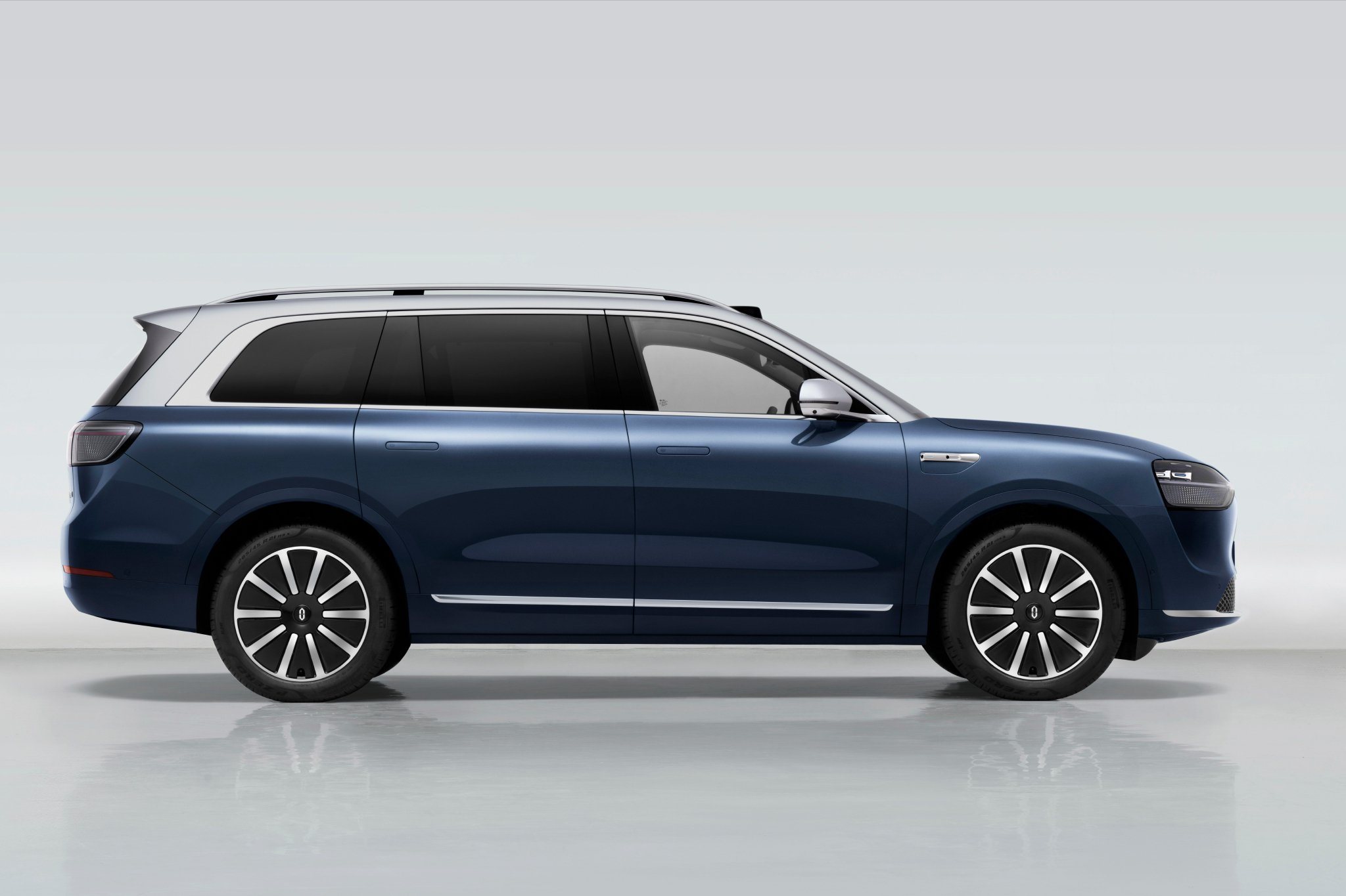 The flagship SUV Wenjie M9 will be officially launched on December 26