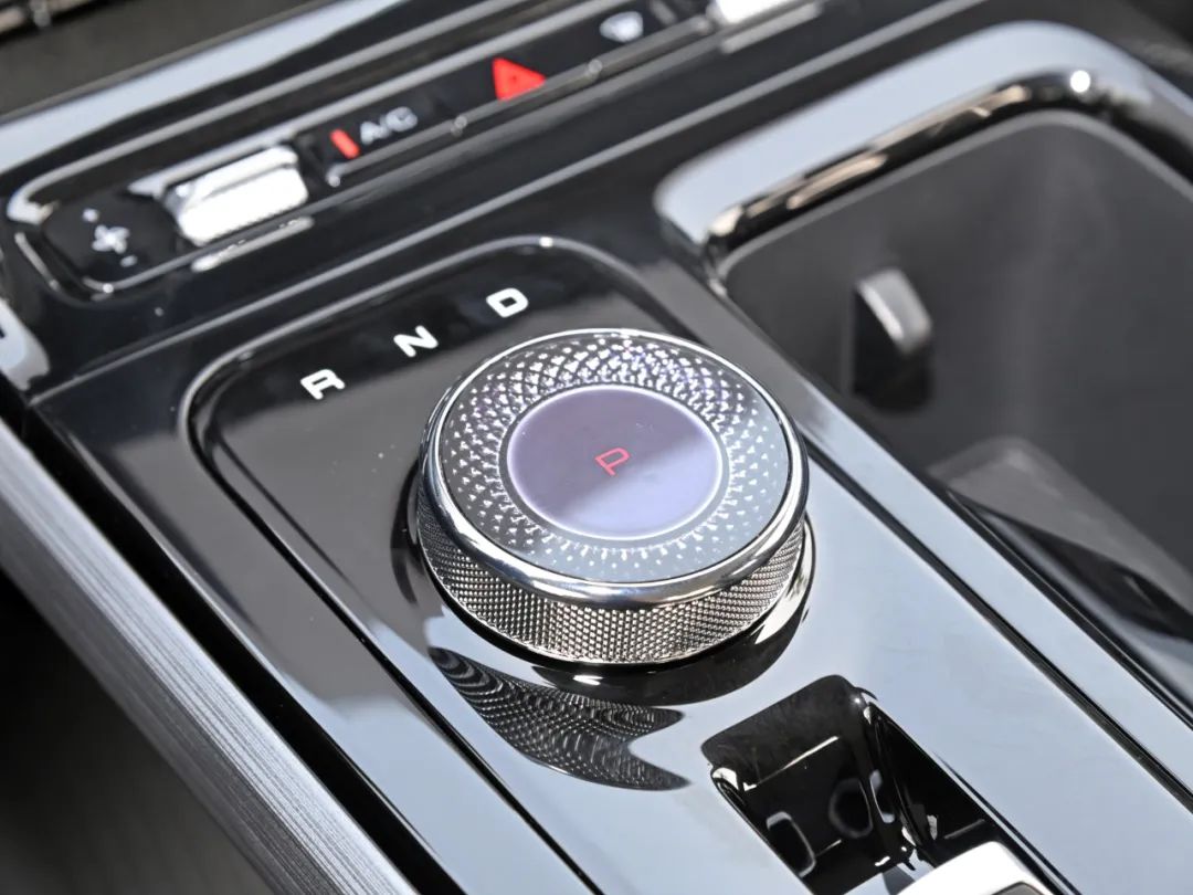 Only 88,800! Plug-in hybrid mid-size car! Less than 4 oil per 100 kilometers! Hot sale booking? !