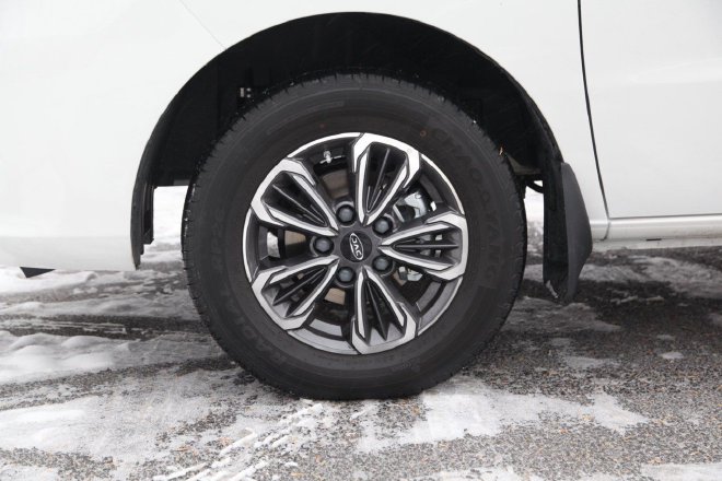 A new choice for transportation and travel: test drive Ruifeng M3 PLUS HEV