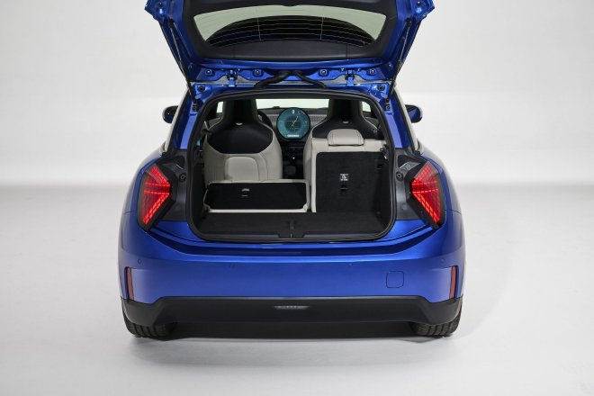 The all-new pure electric MINI COOPER was unveiled at the Ministry of Industry and Information Technology and will be sold globally