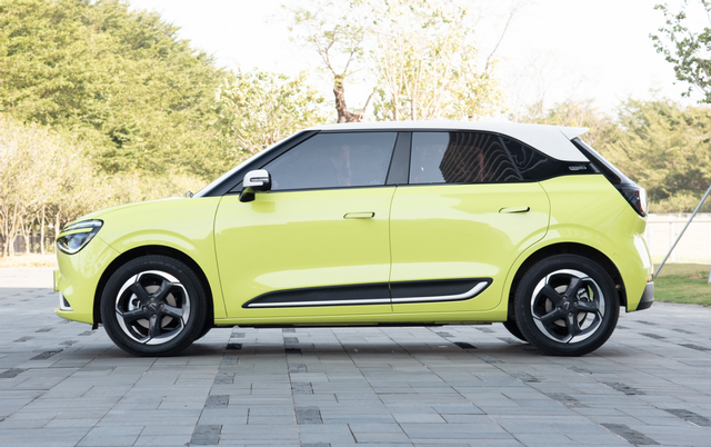Price is over 70,000 yuan, frameless door has a range of 330km, a new choice besides BYD Dolphin and Wuling Bingo