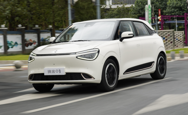 Price is over 70,000 yuan, frameless door has a range of 330km, a new choice besides BYD Dolphin and Wuling Bingo