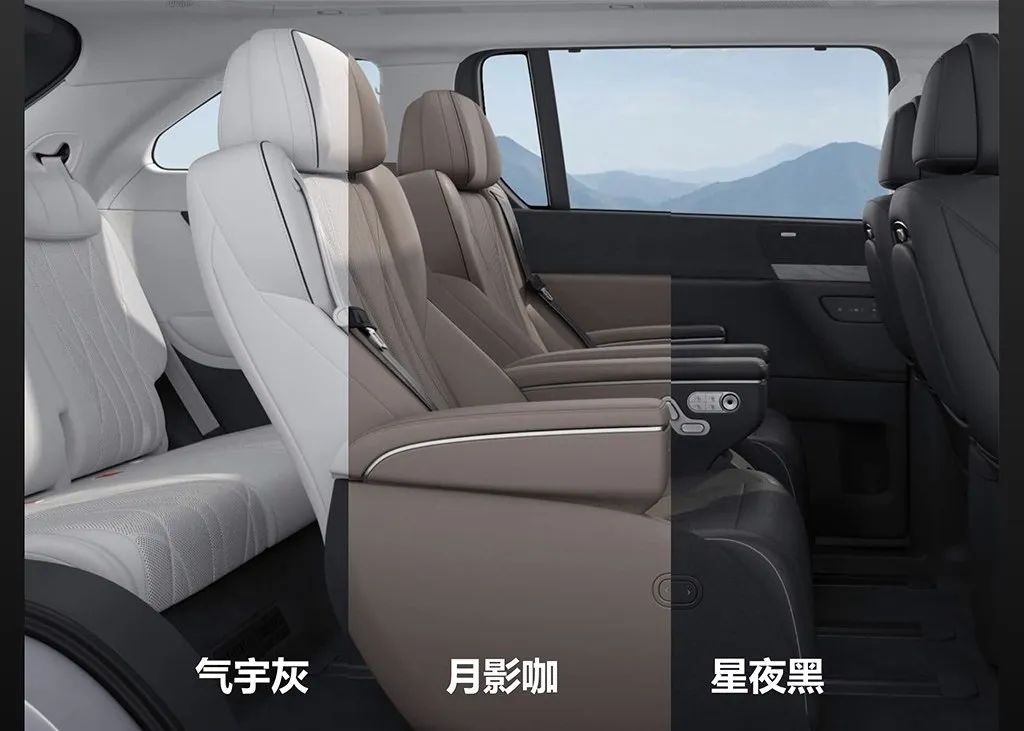 Equipped with a refrigerator, color TV, and a large sofa, this MPV is so popular!