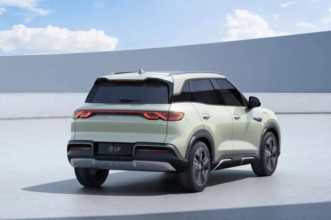 A great first car for young people, with pure electric, extended-range, and plug-in hybrid models available, you can’t go wrong with the one you buy with your eyes closed!