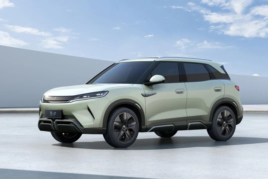 A great first car for young people, with pure electric, extended-range, and plug-in hybrid models available, you can’t go wrong with the one you buy with your eyes closed!