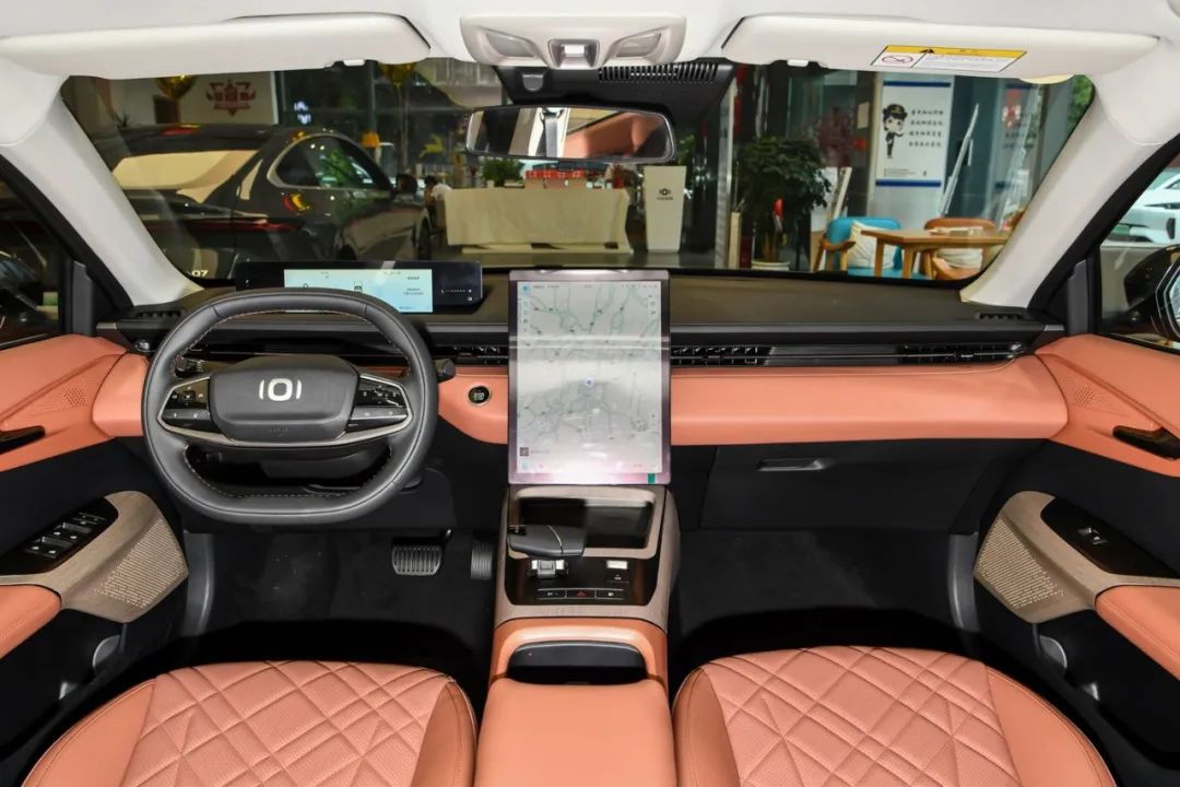 A great first car for young people, with pure electric, extended-range, and plug-in hybrid models available, you can’t go wrong with the one you buy with your eyes closed!