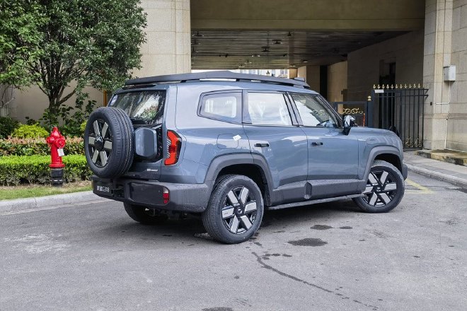 Extended range can also be very hardcore! Be the first to test drive the Deep Blue G318