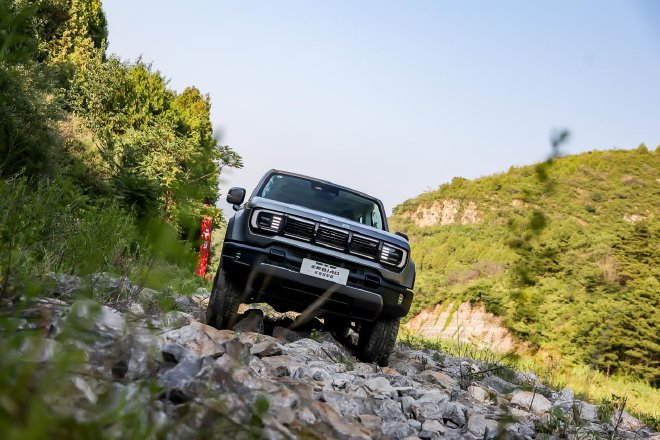 Test drive the new BJ40 Taklimakan champion version, a new benchmark for off-road vehicles