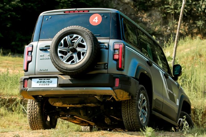 Test drive the new BJ40 Taklimakan champion version, a new benchmark for off-road vehicles