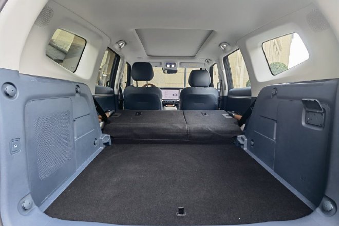 Extended range can also be very hardcore! Be the first to test drive the Deep Blue G318
