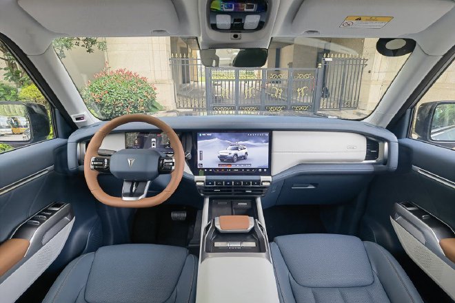 Extended range can also be very hardcore! Be the first to test drive the Deep Blue G318