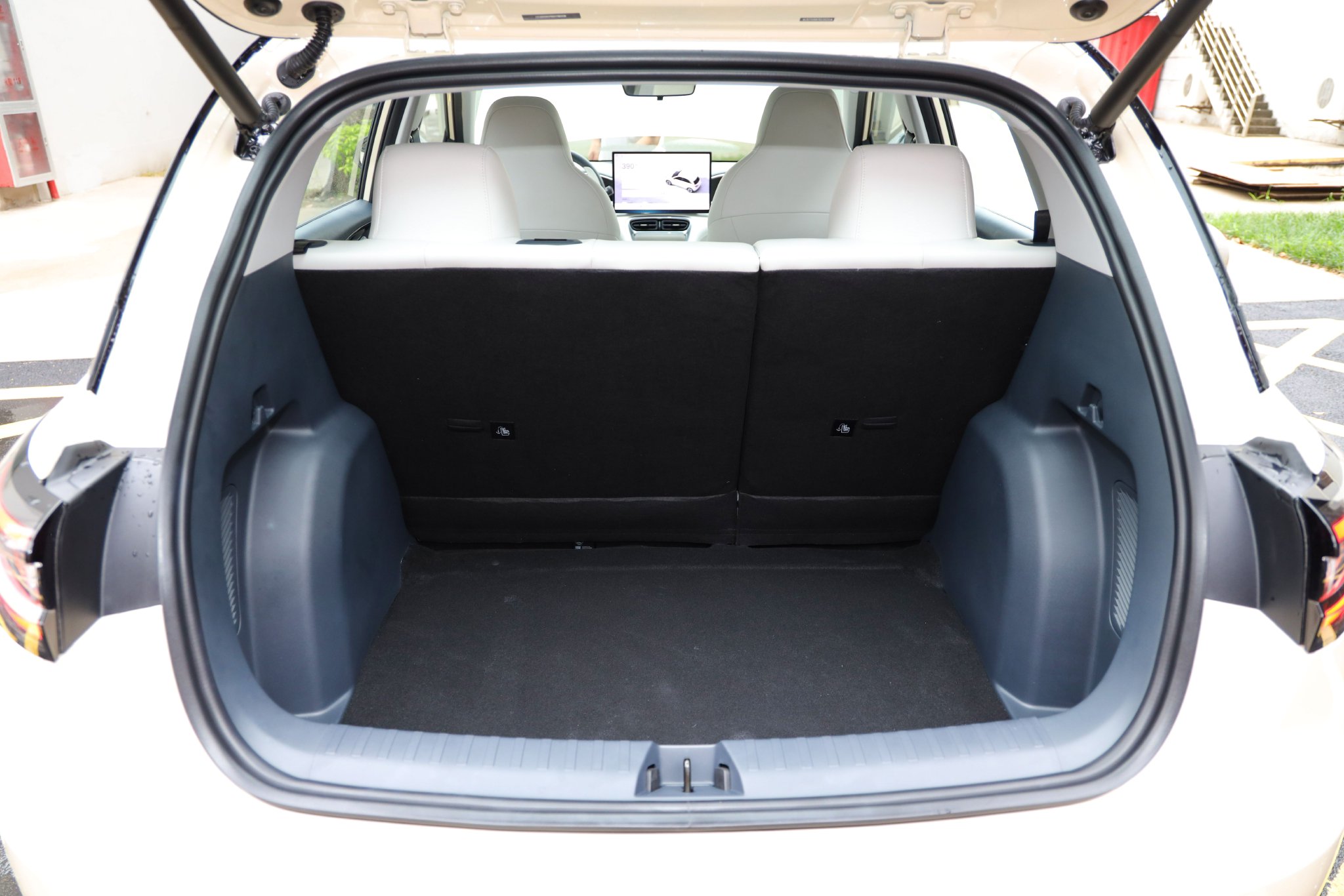 The trunk is 375L in standard condition