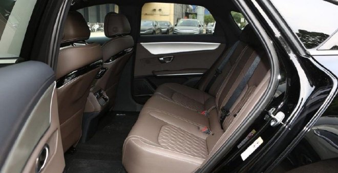 Intelligent driving evolves again. 2025 Han is priced from 165,800 yuan