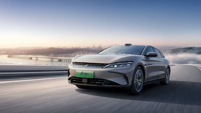 Intelligent driving evolves again. 2025 Han is priced from 165,800 yuan