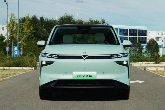 Catering to your needs and understanding you better, the new Venucia VX6 sets a benchmark for space and intelligence