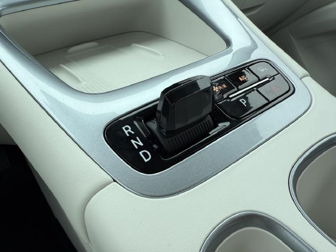 A small car can also be quite textured. Test drive Geely Xingyuan 410km Exploration + version