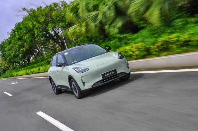 A small car can also be quite textured. Test drive Geely Xingyuan 410km Exploration + version
