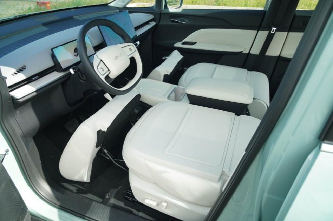 Catering to your needs and understanding you better, the new Venucia VX6 sets a benchmark for space and intelligence