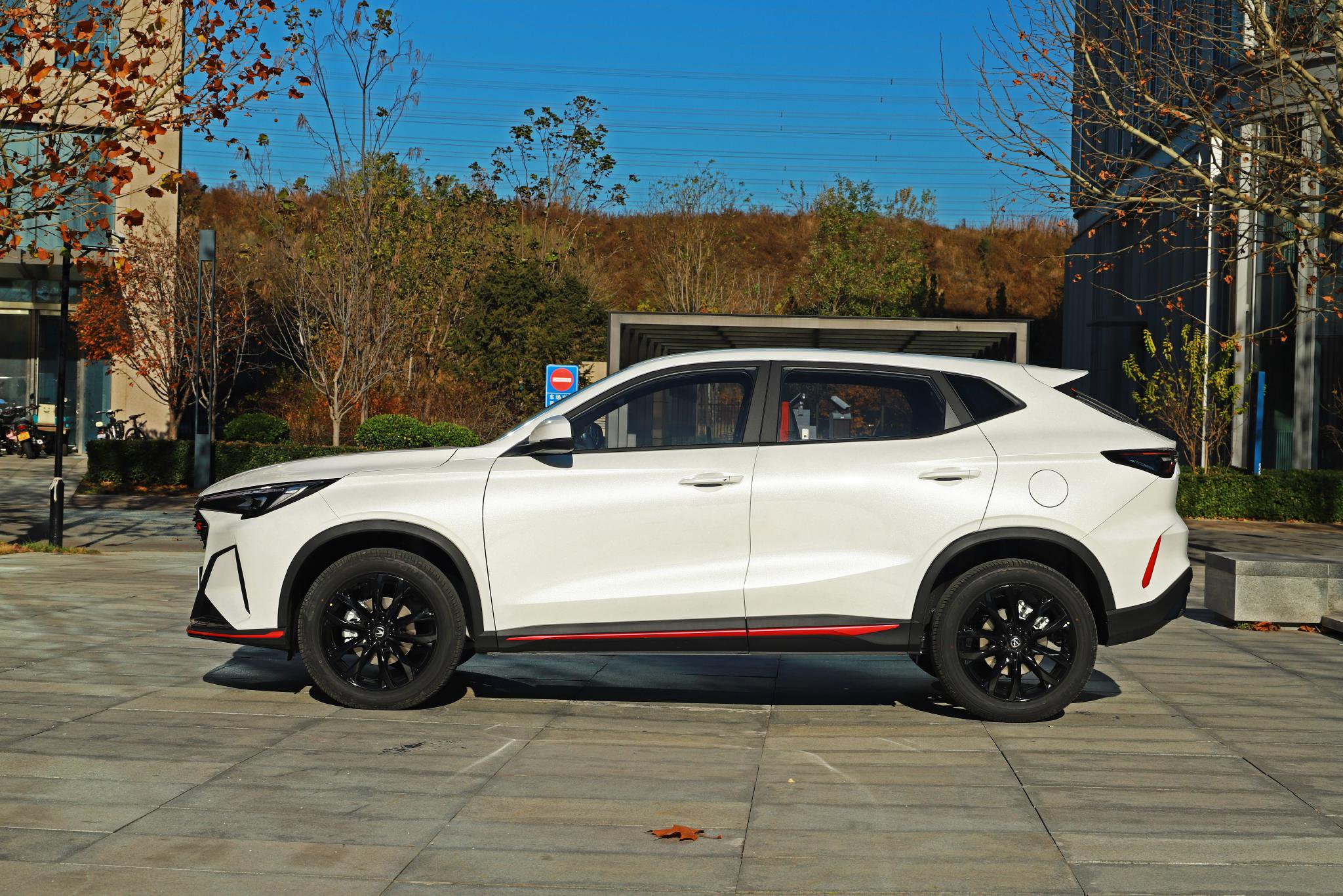 Targeting young user groups, the second-generation Changan X5PLUS was photographed in the store