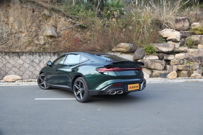 Challenge the Ridge Race Course to see if the MG7 can become a mountain road legend