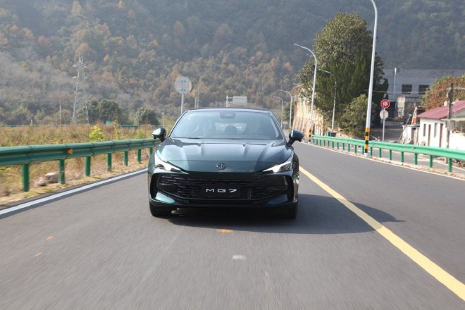 Challenge the Ridge Race Course to see if the MG7 can become a mountain road legend