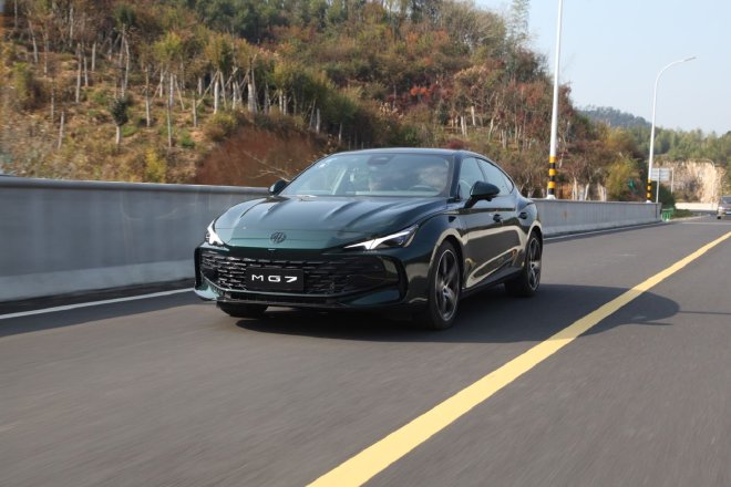 Challenge the Ridge Race Course to see if the MG7 can become a mountain road legend