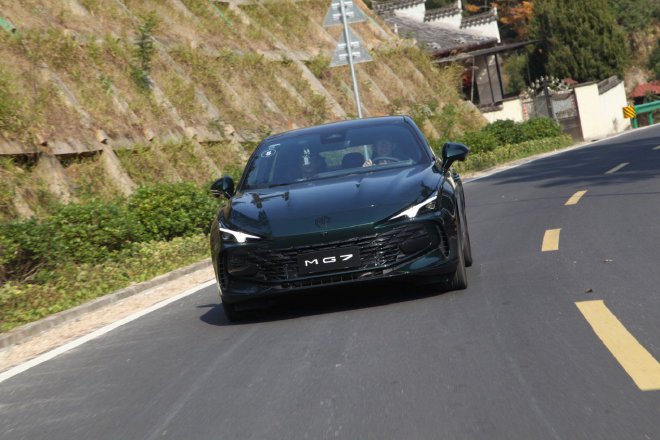 Challenge the Ridge Race Course to see if the MG7 can become a mountain road legend