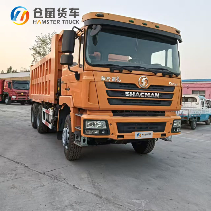 The very popular UFO Aoki Golden Bull X2 small dump truck with 4x2 configuration is reasonably priced and of reliable quality.