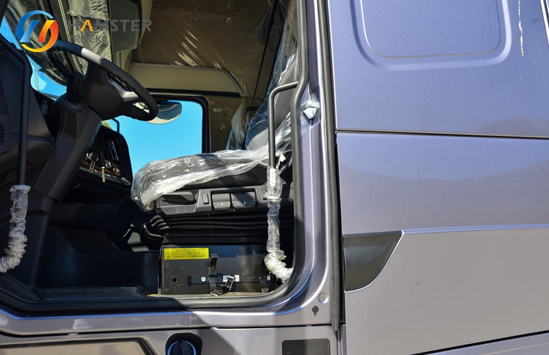 A high-performance and fully-equipped tractor truck, sinotruk TH7 6*4, with high configuration and large horsepower.