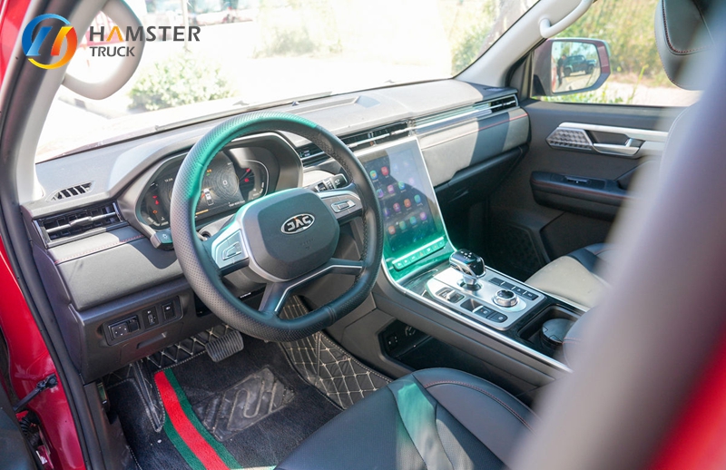 A very affordable pickup truck, JAC T8 PRO 4*4, boasts high comfort level and is reasonably priced, making it highly practical.