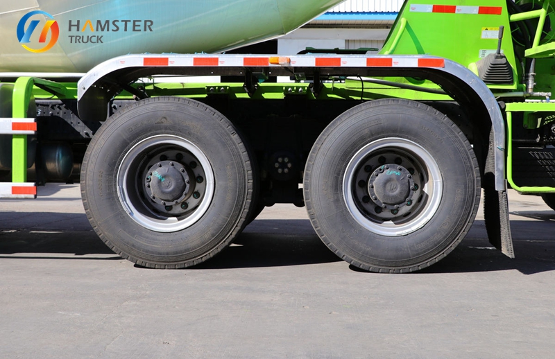 A very practical Foton Ouman GTL cement mixer truck is very popular and is available as a used vehicle.8*4