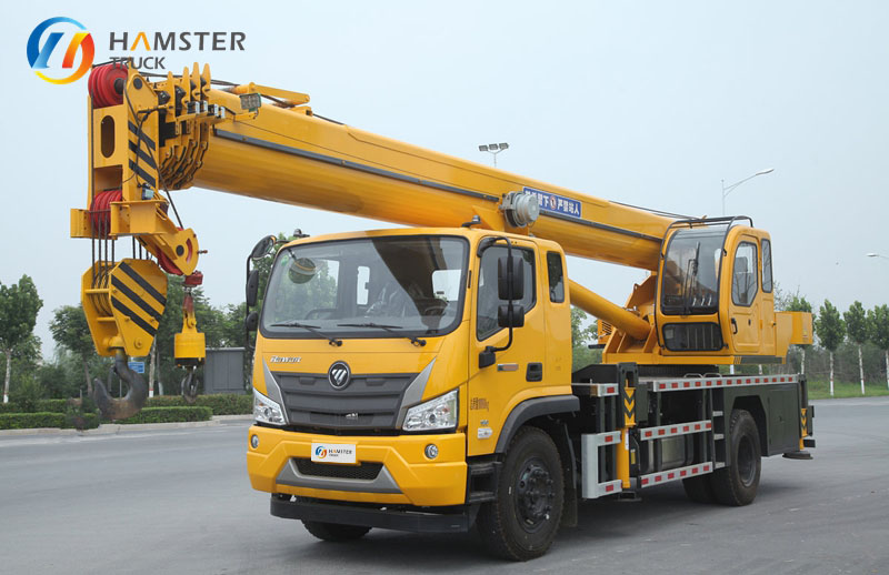 The crawler crane produced by Fushan Ruiwo is very popular and sells well. It is priced reasonably and of high quality.