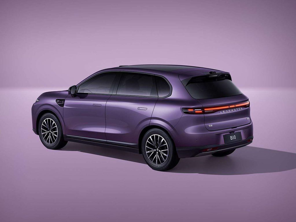 LEAP MOTOR B10 Electric Car New Energy Vehicle with 4WD Drive Automatic Gearbox Left Steering Pre-Sale Begins!