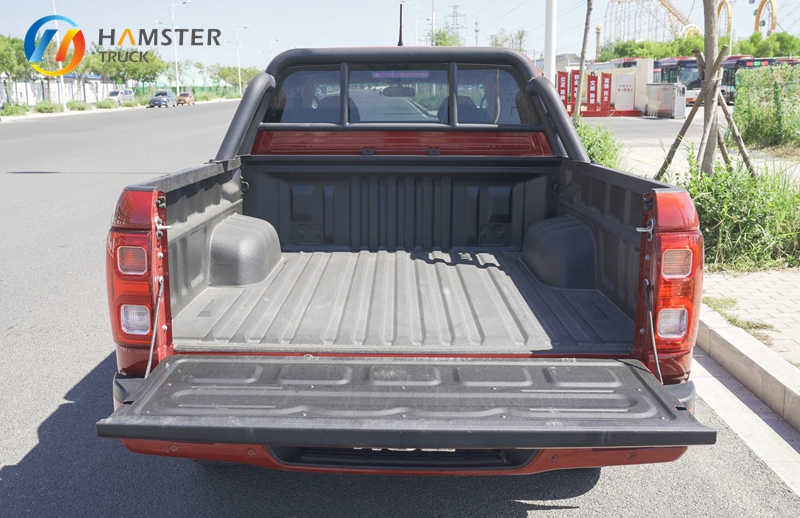 A very affordable pickup truck, JAC T8 PRO 4*4, boasts high comfort level and is reasonably priced, making it highly practical.