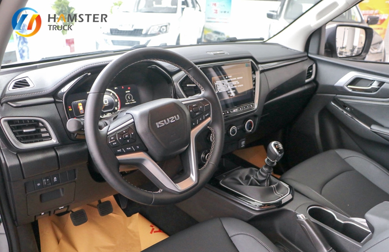 A very popular pickup truck - Jiangxi isuzu lingtuo 4x4 - compact and practical.Configure high level